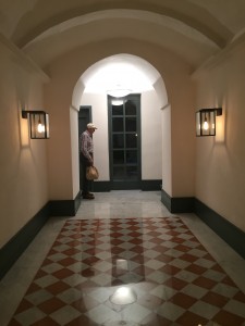 Foyer to te lift